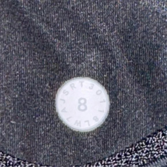 Lululemon Speed Up Low-Rise Lined Short 2.5" - Picture 6 of 7